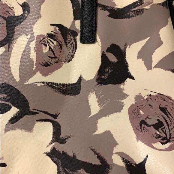 Black and white floral Kate Spade crossbody - Picture 3 of 7